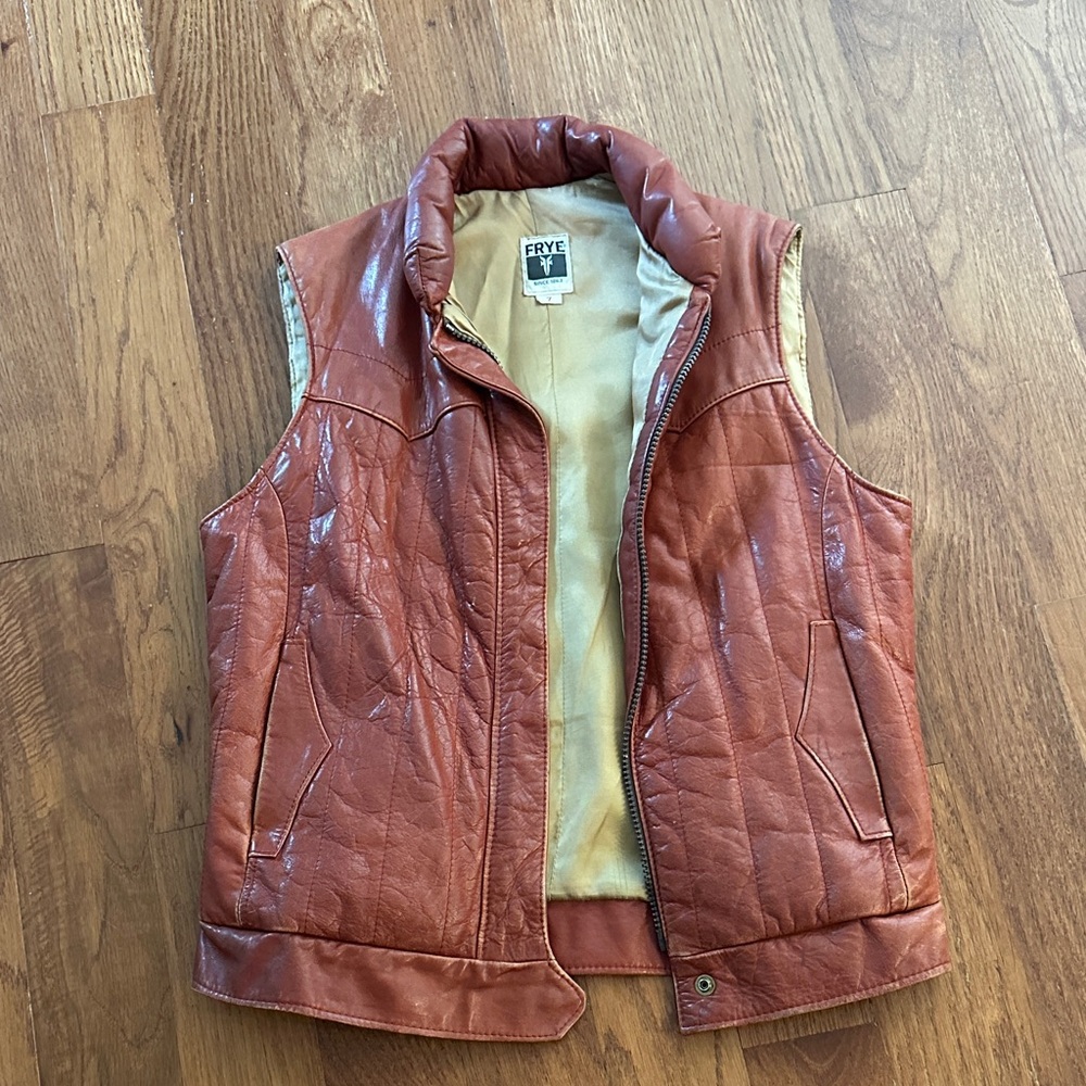 Frye Vintage Tan Leather Quilted Vest size 7, fits like small